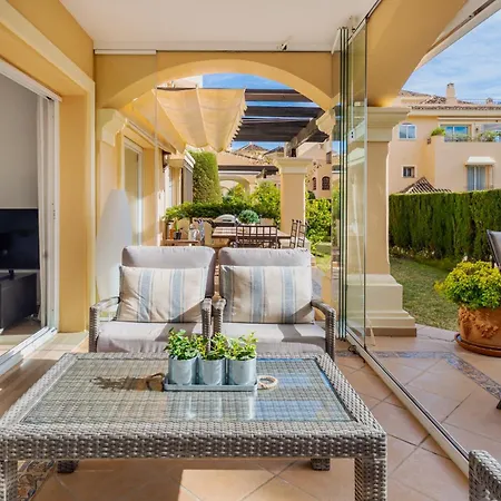 Elviria Relax Garden House